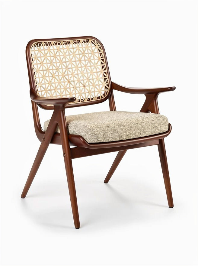 "Moderne Vintage Stoel met Houten Frame en Geweven Rugleuning"