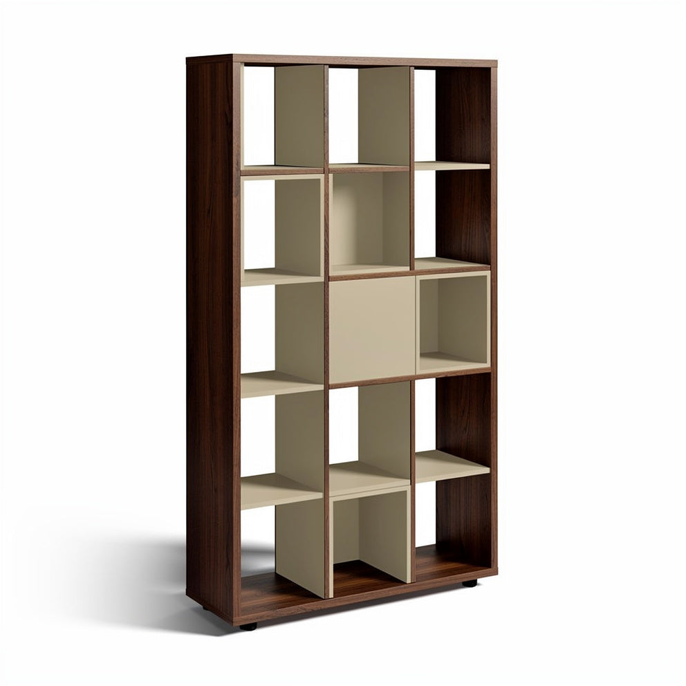 Moderne houten boekenkast met open vakken en neutrale kleuren